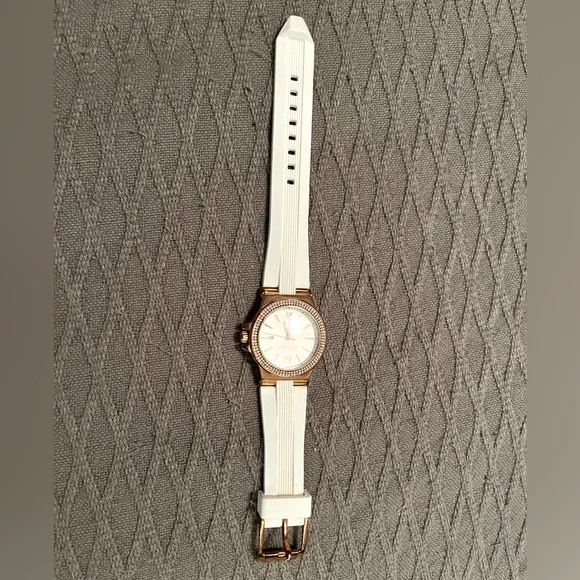 MICHAEL Michael Kors | Accessories | White Mk Michael Kohrs  display picture 2